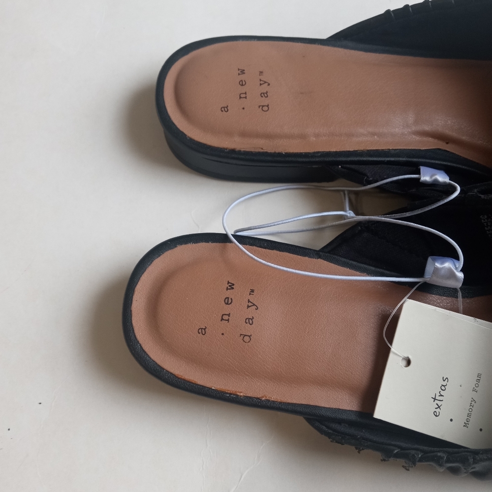 A New Day Elle Slip On Memory Foam Black Mules NWT - Picture 4 of 8
